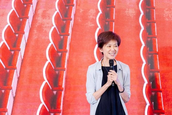 國家兩廳院藝術總監劉怡汝致詞感謝多位夥伴支持,包含遠道而來的STAGES永續劇場聯盟代表、財團法人日月光文教基金會、金寶電子工業股份有限公司、國泰人壽保險股份有限公司展開交通合作倡議的一卡通票證股份有限公司,感謝這些夥伴,永續之路可以走得不寂寞。國家兩廳院提供,攝影Photos by_周嘉慧