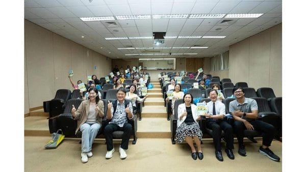 中國文化大學首度開辦的「樂齡大學」開學，首屆即吸引不少銀髮學員踴躍報名，展現校園資源整合與社會教育推廣的成果。