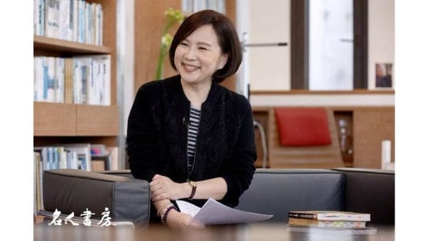 文大新聞學系詹慶齡教授主持的《名人書房》，以新聞的嚴謹態度與深度且溫暖的人文訪談風格，入圍「生活風格節目主持人獎」。