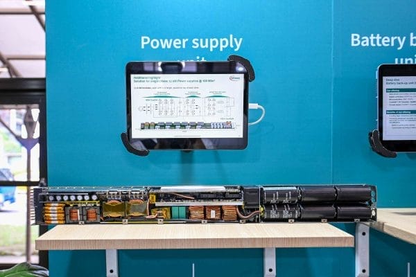 專為 AI 資料中心和伺服器開發的 12 kW 高效能電源供應器 (PSU) 參考設計於本次 OktoberTech Taipei 論壇首度亮相